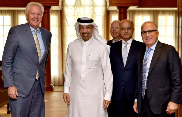 In this photo released by the Saudi Press Agency, SPA, Saudi Minister of Energy, Industry and Mineral Resources Engineer Khalid Al Falih (2nd left) poses with chairman and CEO of General Electric Co. Jeffrey Immelt (left) and others after a meeting in Jeddah, Saudi Arabia, on  Monday (AP photo)